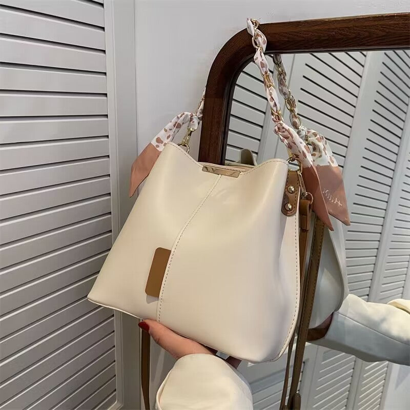 Bucket bag for the stylish woman! !