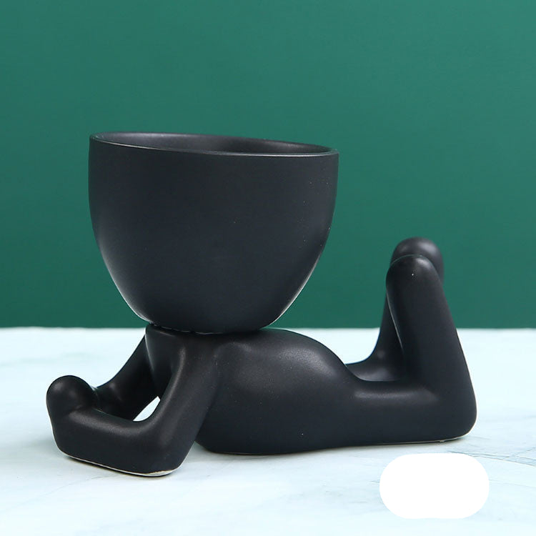 Luxurious flower pot with creative design
