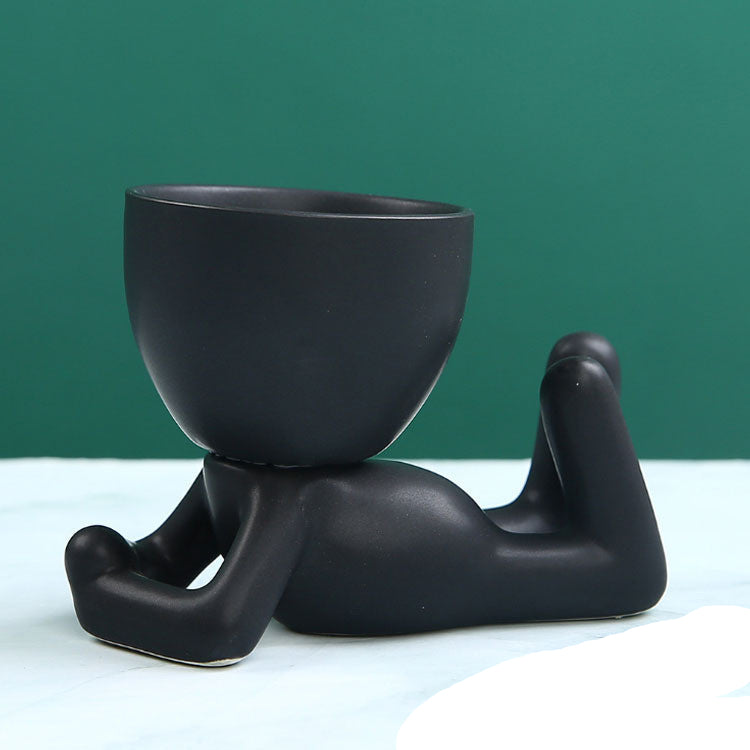 Luxurious flower pot with creative design