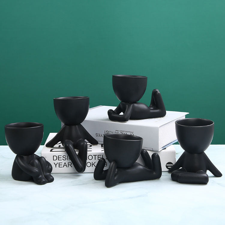 Luxurious flower pot with creative design