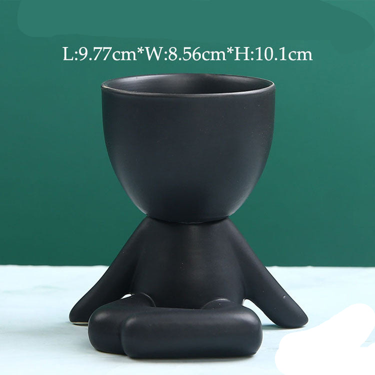 Luxurious flower pot with creative design