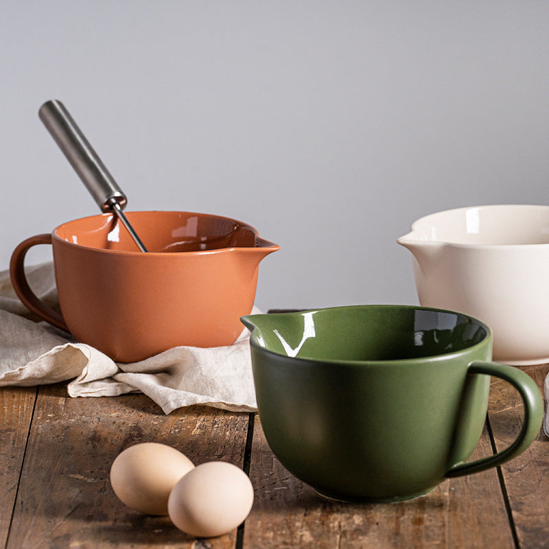 Ceramic bowl with handle