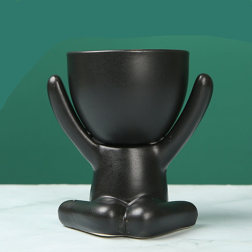 Luxurious flower pot with creative design
