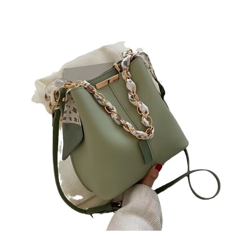 Bucket bag for the stylish woman! !