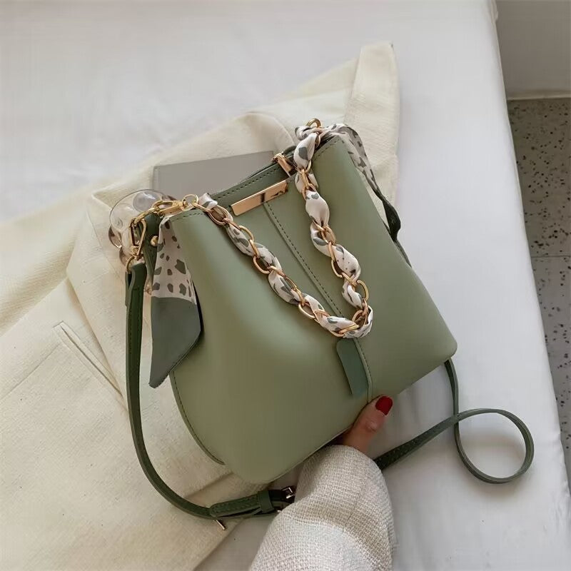 Bucket bag for the stylish woman! !