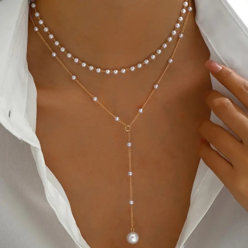 Double pearl necklace
