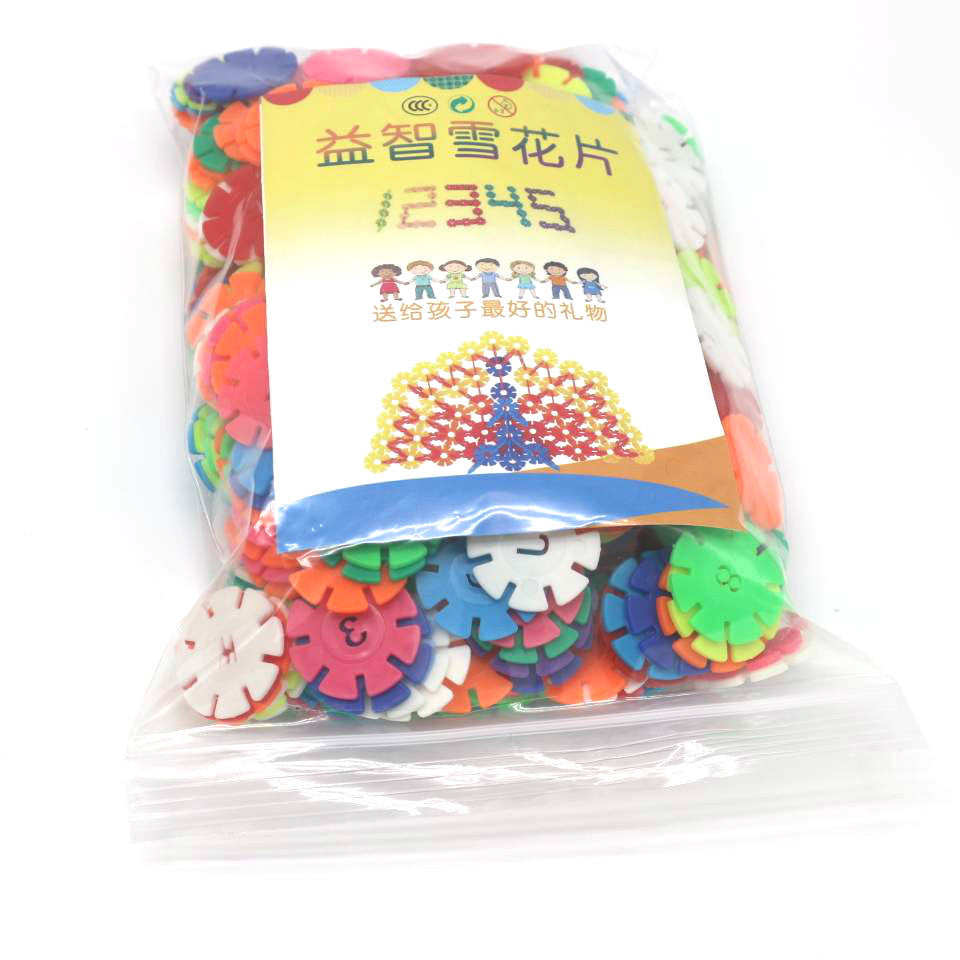 Snöflingepussel i plast