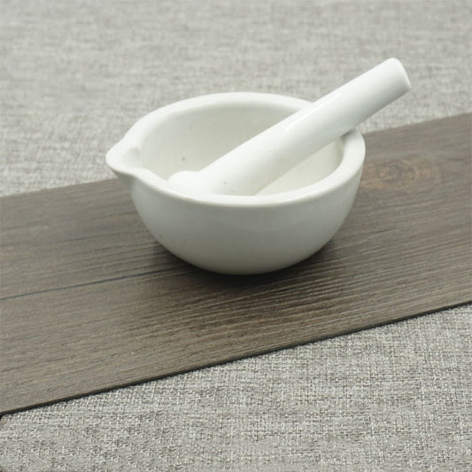 Liten mortel i porslin – perfekt för kryddor, örter och smaksättning